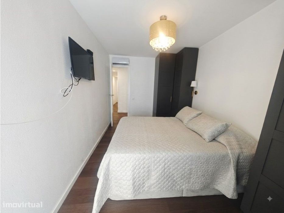 Moradia T2 Totalmente Remodelada com Terreno e Poço em Vale do Pereiro