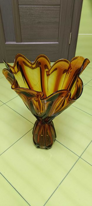 Ваза для квітів скляна