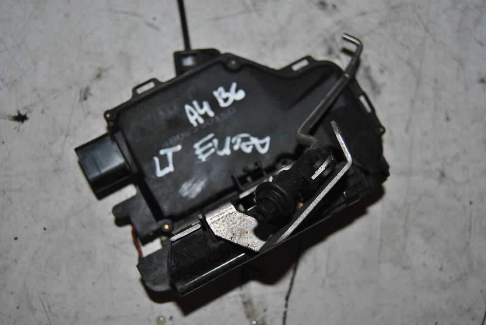 Zamek drzwi Audi A4 B6 1.9 TDi