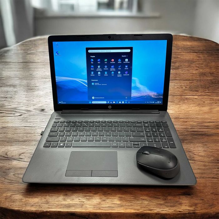 Laptop HP 255-G7 15" AMD Ryzen3 2,6 Ghz 8GB DVD-R Win11 stan idealny
