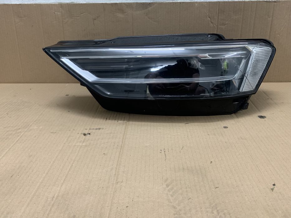 Audi A8 D5 lampa przednia lewa LED