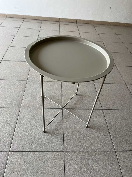 Mesa de apoio em metal