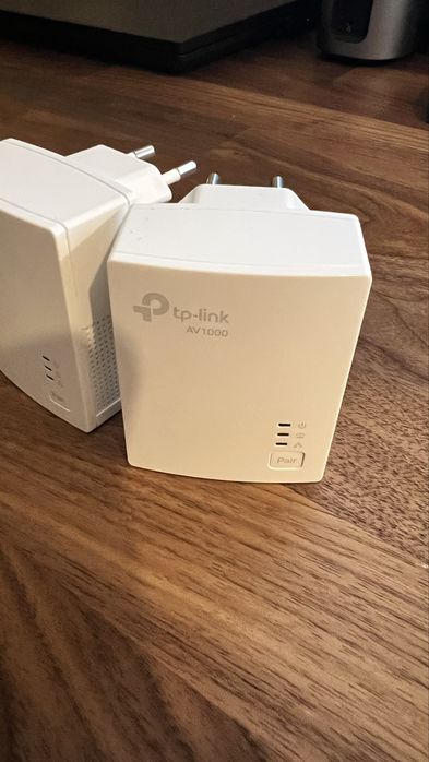 TP-LINK AV1000 wifi extender