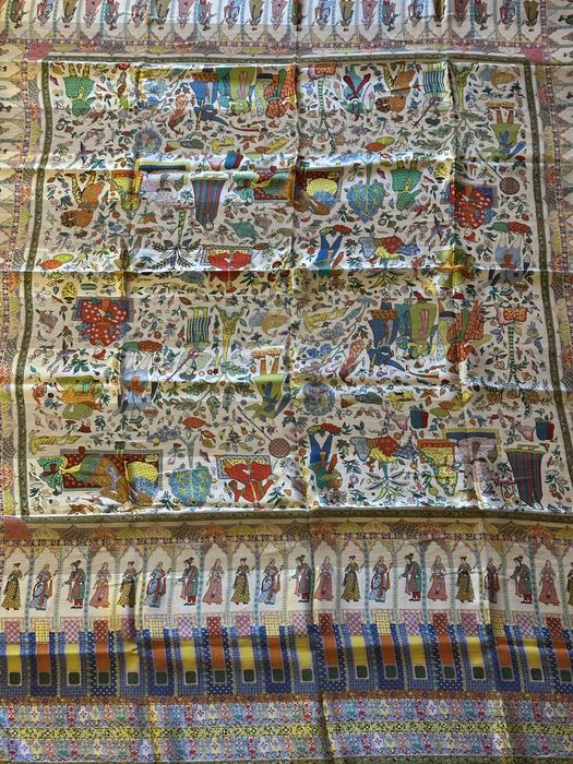 Вінтажна колекційна  ROECKL. 137*137