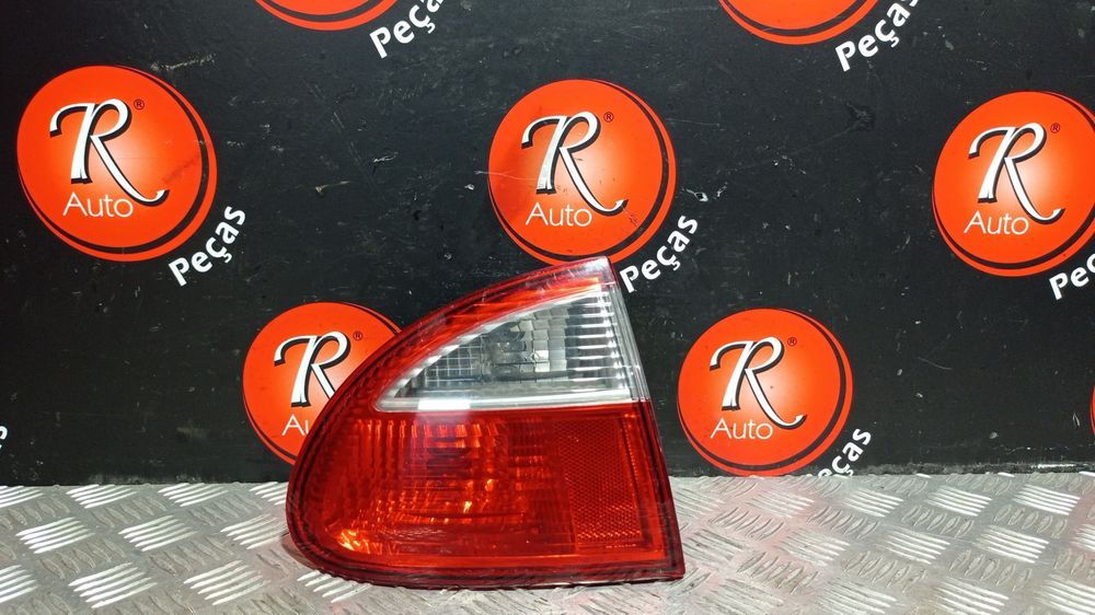 Farolim Stop Esq Seat Leon (1M1)