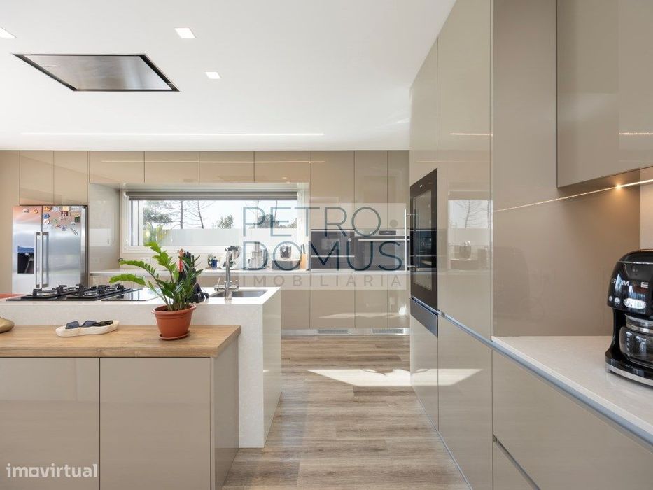 Moradia T3+Atelier Como Nova Com Piscina Aquecida E Vista Para A Se...