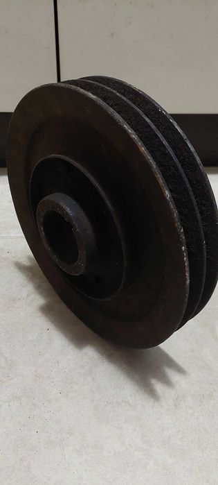 Koło pasowe żeliwne 2-rowowe otwór 39mm