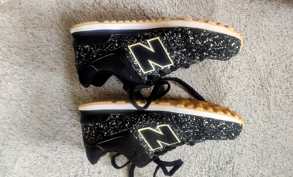 Czarne sneakersy New Balance 574 świecą w ciemności rozm 37.5