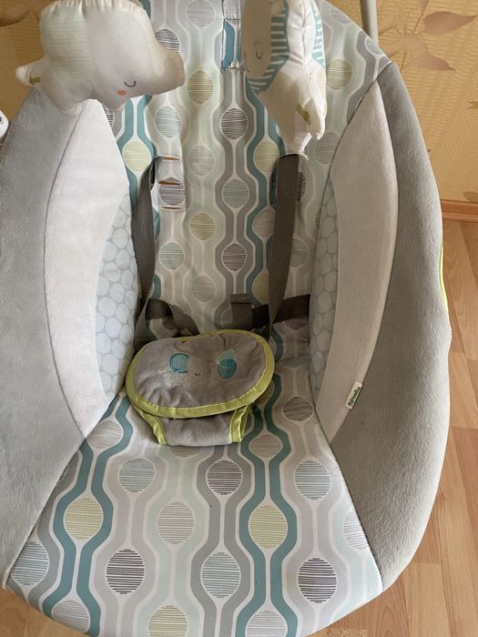 Укачивающия детская качеля