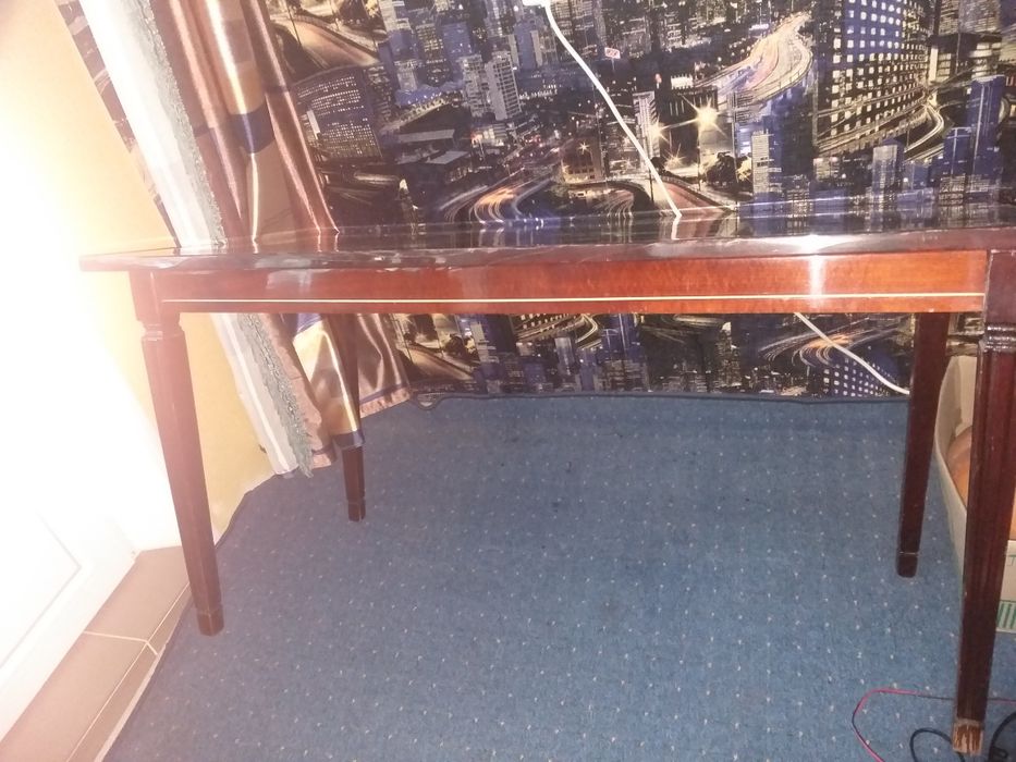 Журнальный деревяный стол