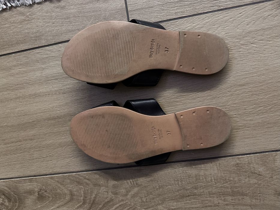 Жіночі шкіряні шльопанці