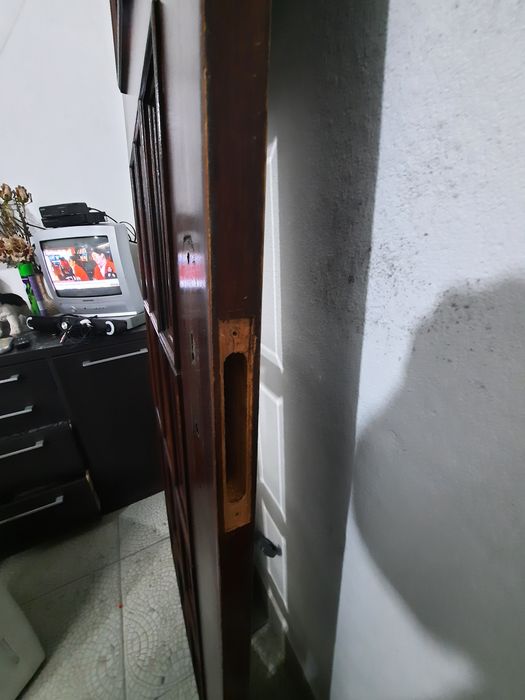 Porta de vidros em mogno