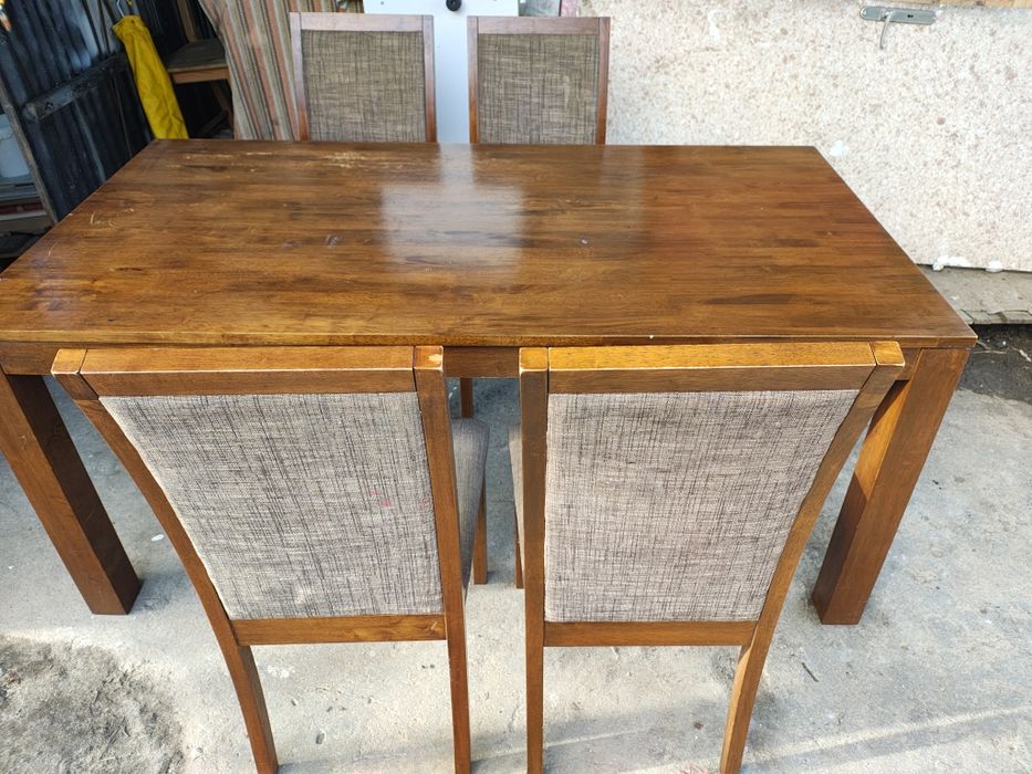 MESA EM MADEIRA com 4 Cadeiras.(ENTREGA grátis))