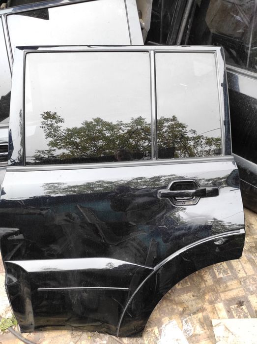 Разборка Двери Pajero Wagon 4 3.0;3.2;3,8 Митсубиси Паджеро Вагон 4: ...