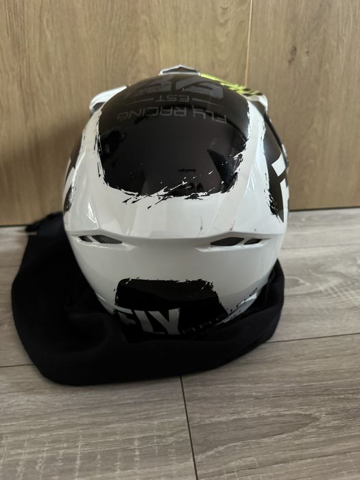Kask firmy FLY.