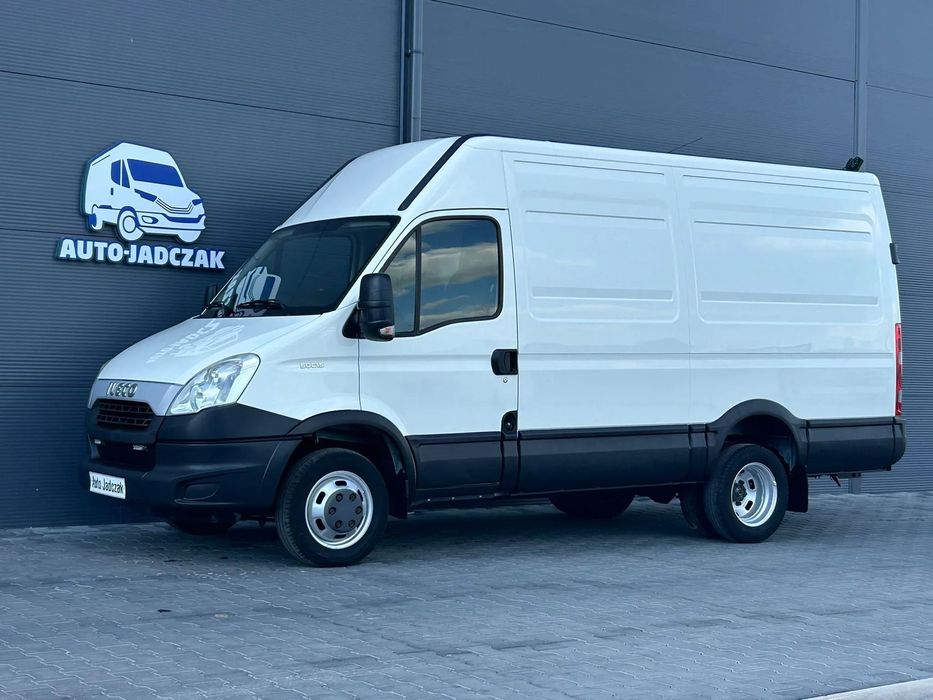 Iveco Daily 50C15 35C15 3.0 HPI L3H2 Średniak **KLIMA**Hak 3,5t.**NA BLIŹNIAKACH**Sprowadzony**2013R**  NA BLIŹNIAKACH! Prawo jazdy kat. B !
