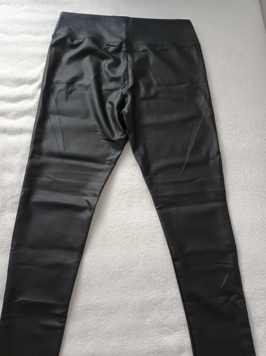 Leginsy czarne eko skórka