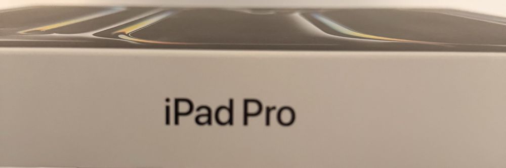 iPad Pro 13" M4 (256GB + Cellular) - NOVO E LACRADO (Space Black)