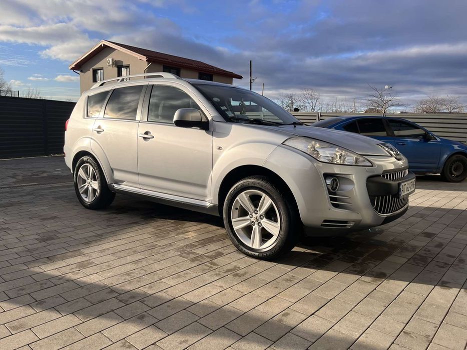 Peugeot 4007 2010 року