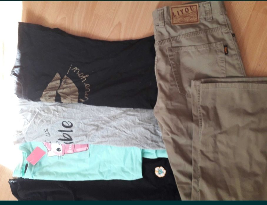 Paka ~30szt 134-140 koszulki bluzy spodnie kurtka sukienka klapki