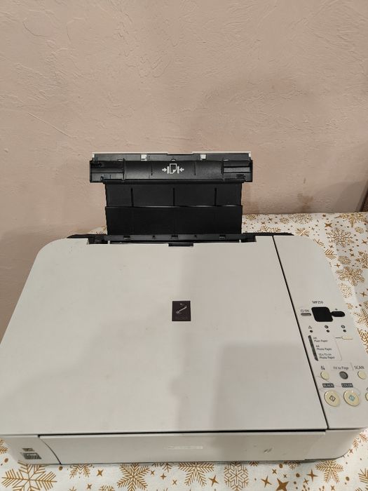 Принтер Canon Pixma MP250, в досить доброму стані.