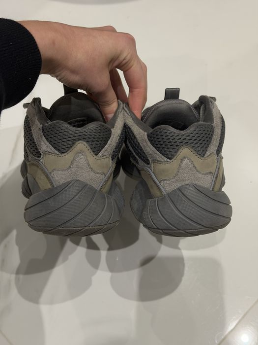 Продам кроссовки yeezy 500