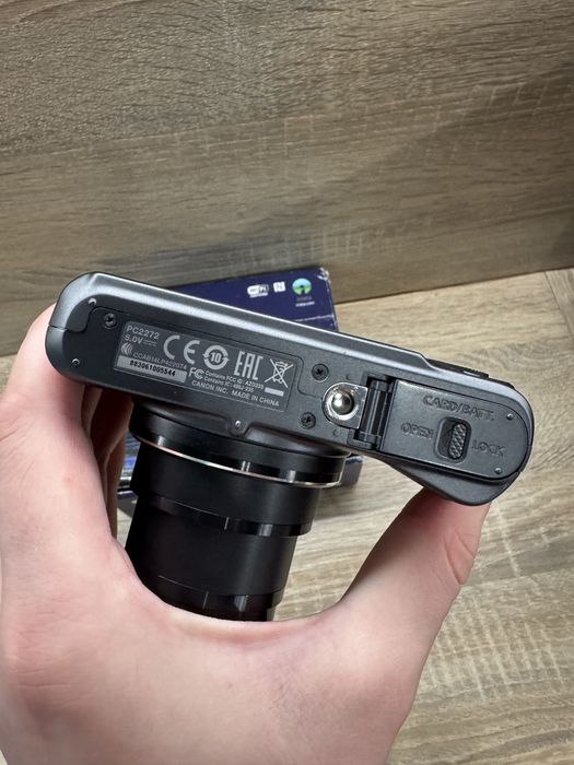 Canon PowerShot SX720HS
