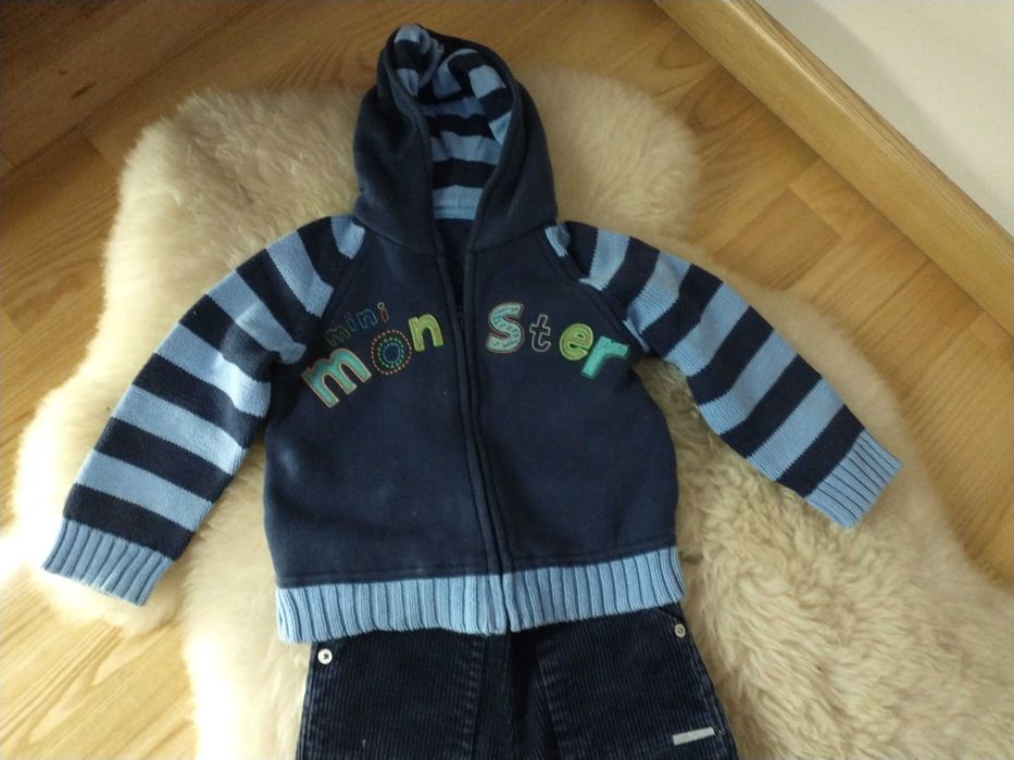Sweter (bluza z kapturem) i spodnie rozmiar 86-92.