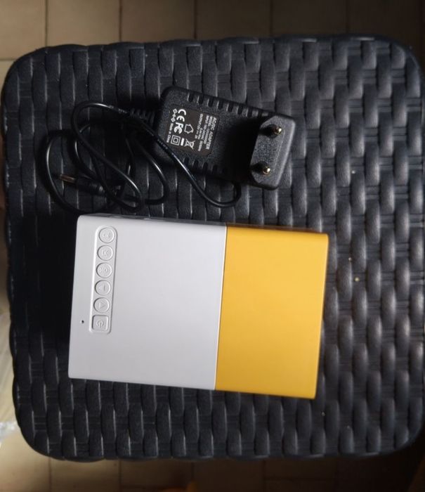 Mini progetor portatil