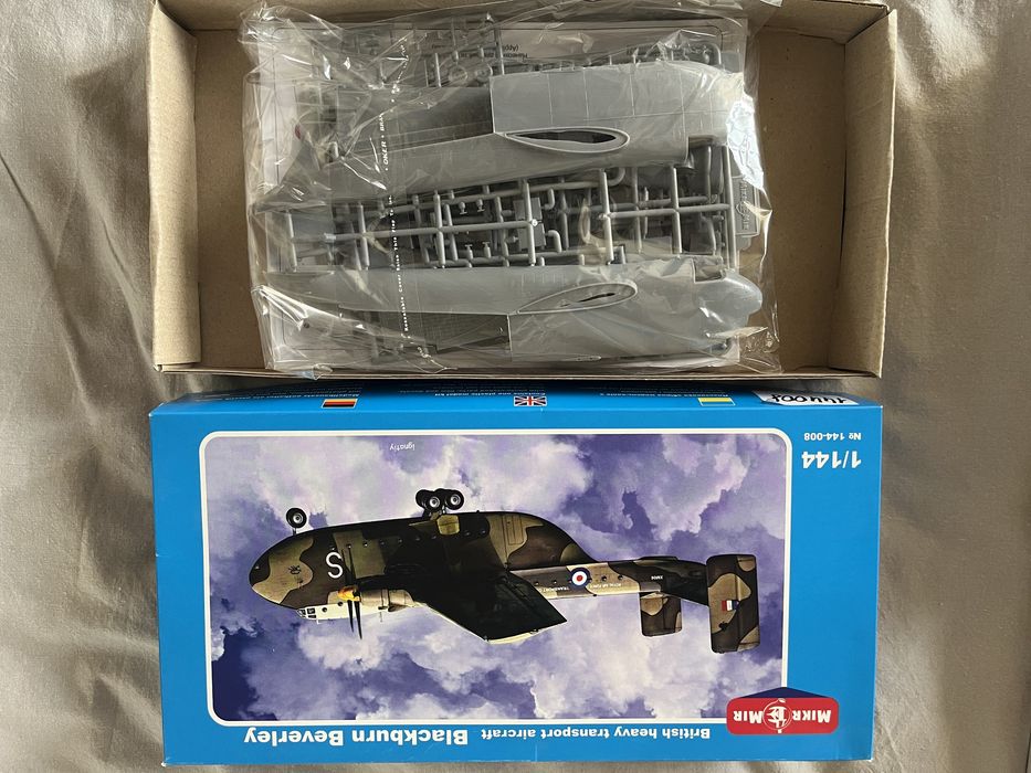 Модели сборные 1/144 CRJ-100, Blacburn Beverly