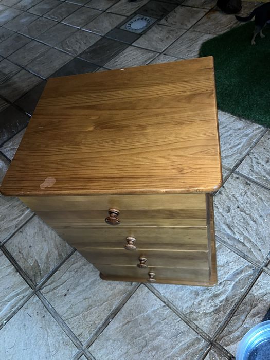 Mesa de cabeceira cor pinho