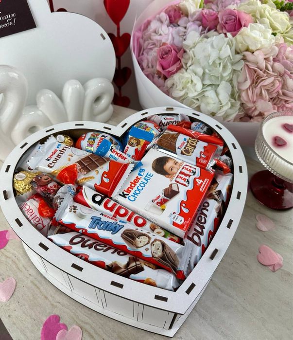 Преміум набір, подарунковий бокс з цукерками для дівчини