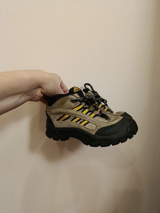 Кросівки для хлопчика 26 розміру