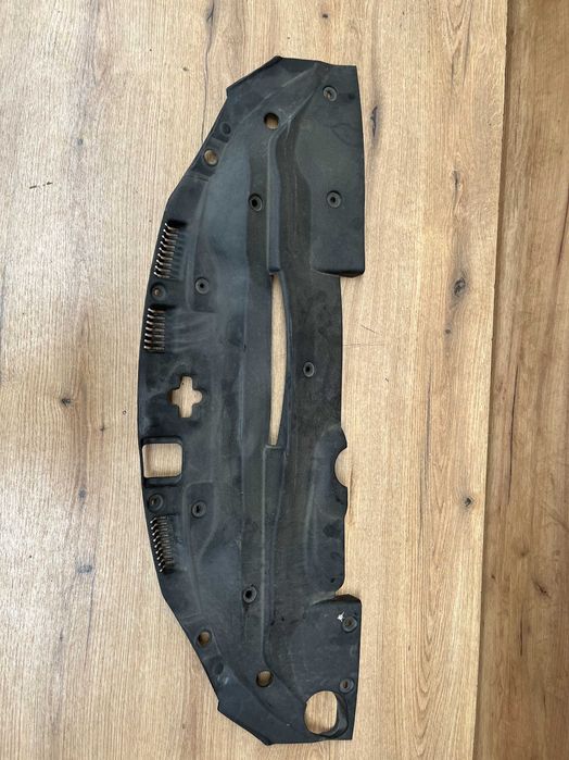 Osłona pasa górnego Lexus Is220