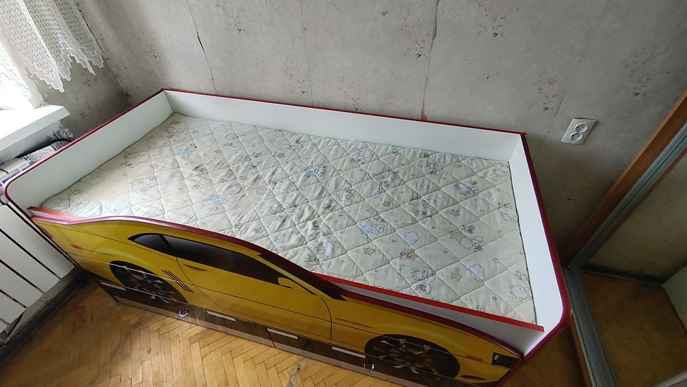 СРОЧНО Двуспальная детская кровать