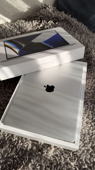 Apple MacBook Pro 16” M1 Pro 16GB RAM 1TB SSD 2021