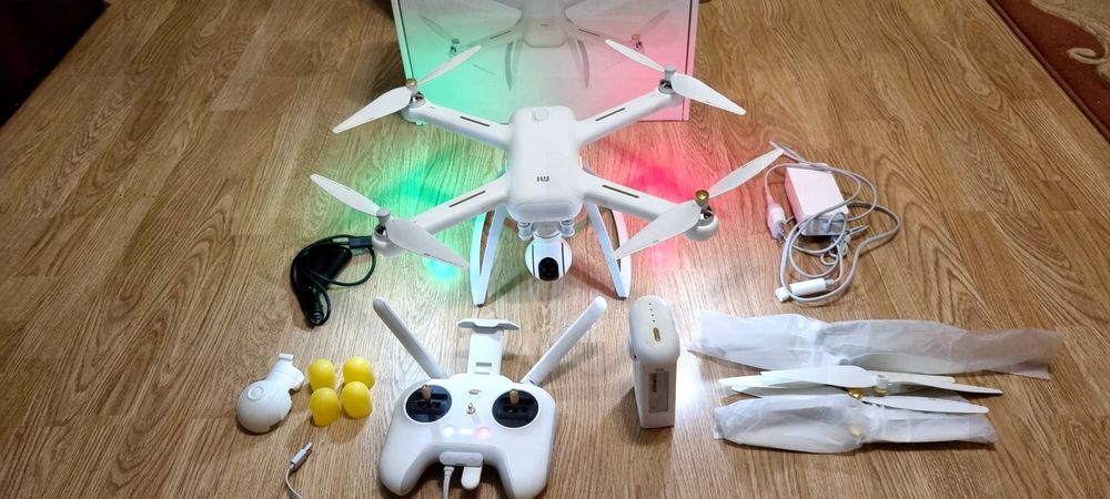 Kвадрокоптер дрон Xiaomi Mi Drone 4K White