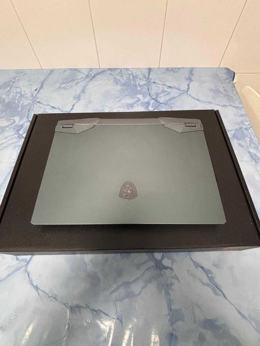 MSI GE66 Raider 10UE-057PT – i7 / RTX 3060 / 32GB / 1TB / 240Hz