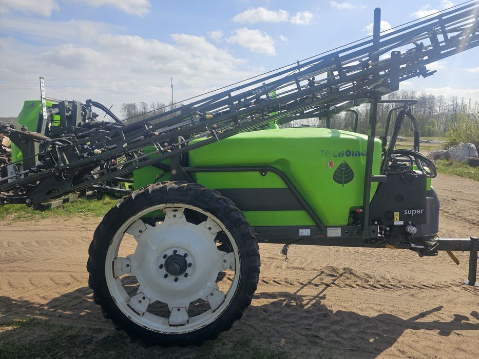 Opryskiwacz Tecnoma 24/12 m 2600 litrów