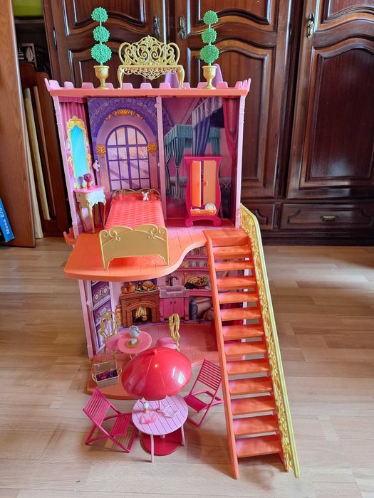 Castelo Barbie Três Mosqueteiras– com todos os acessórios!