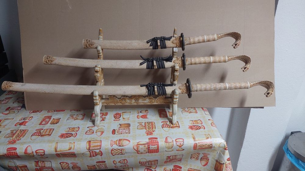 Katanas decorativas