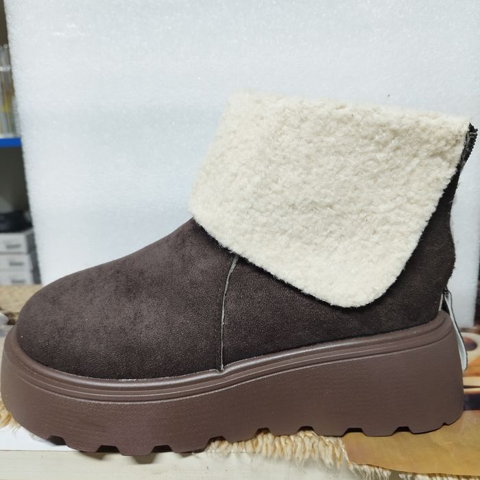 Зимові черевики ,уги 24,5;25см-устілка