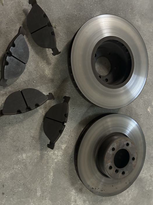 Discos e calços 348mm Bmw 535D