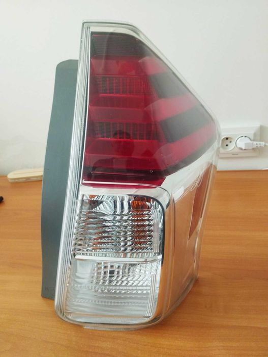 TOYOTA PRIUS + плюс 15- світлодіодна права задня фара стоп
