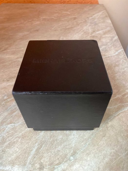 Michael Kors коробка від годинника