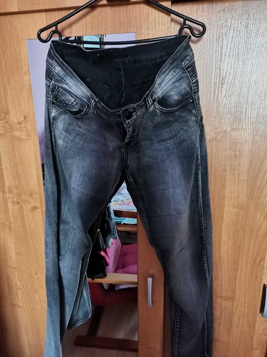 Damskie spodnie jeansowe