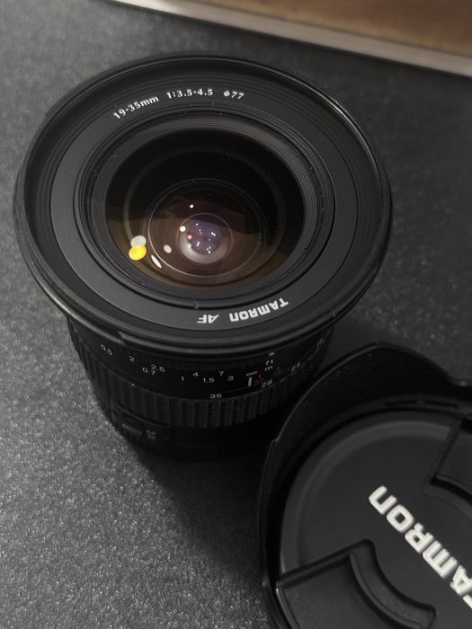 Objetiva Tamron 19-35mm 1:3.5-4.5 para Canon EF