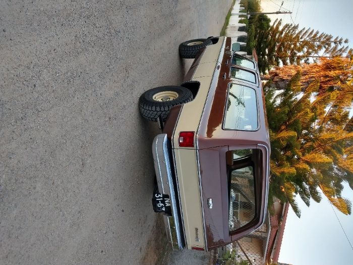 Alugo Chevrolet Suburban Silverado