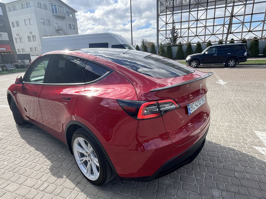 Tesla Model Y Long Range Dual Motor All-Wheel Drive 2021 Red