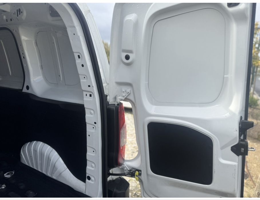 Peugeot Partner 1.5 HDI 2022  *NACIONAL 6 veloc.  ! Preço já com IVA